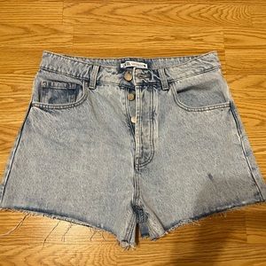 Zara High Rise Denim Shorts, Light Blue, size 30 (US 10)